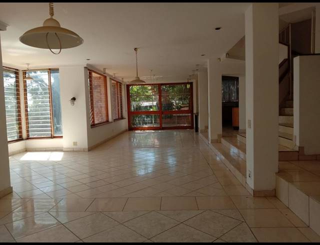 6 BEDROOM HOUSE FOR SALE IN SILVERTON